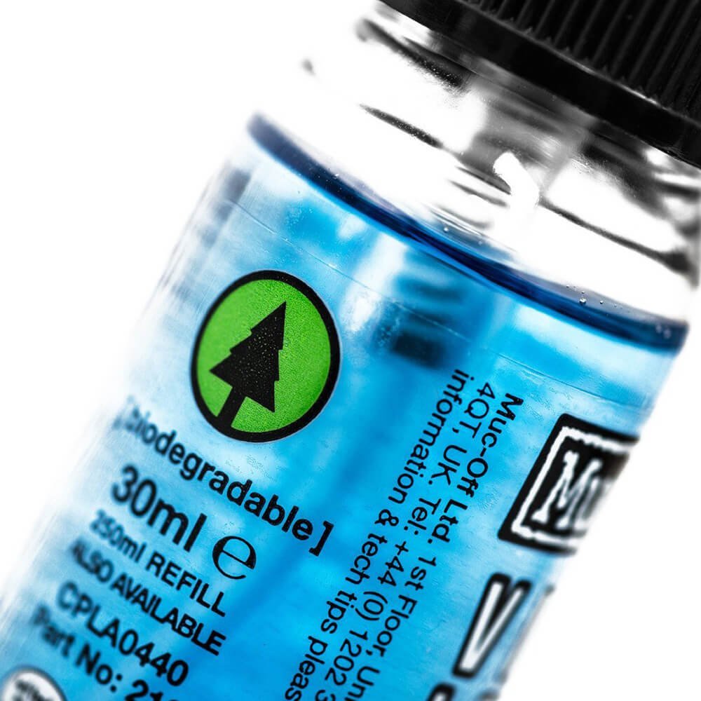 Muc - Off | Helmet Visor, Lens, & Goggle cleaner - Pocket - 32ml - Helmet Cleaning & Care - Peak Moto