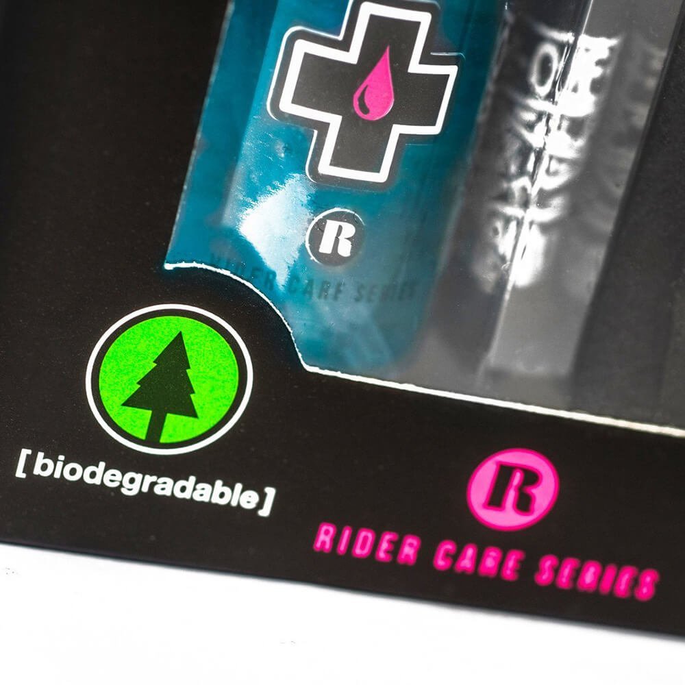 Muc - Off Visor, Lens, & Goggle Cleaning Kit - Helmet Cleaning & Care - Peak Moto