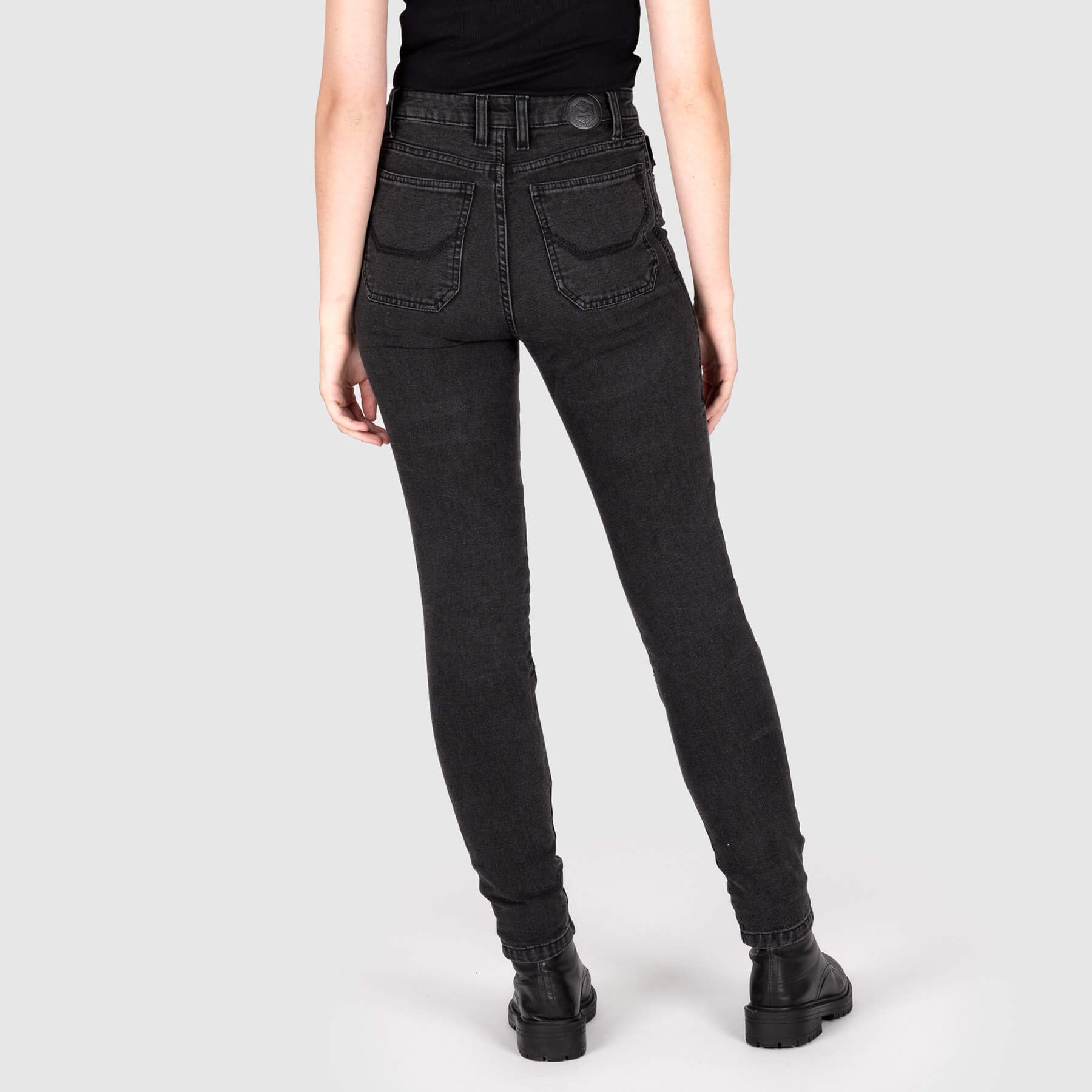 knox COLTON SLIM-TAPERED JEANS – BLACK Men's Colton Slim-Tapered Jeans – Black – Short Leg - Knox