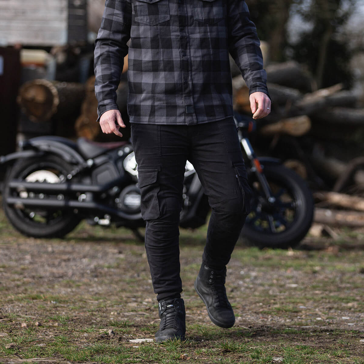 MotoBull | Ryan Cargo Pants - Black | Peak Moto
