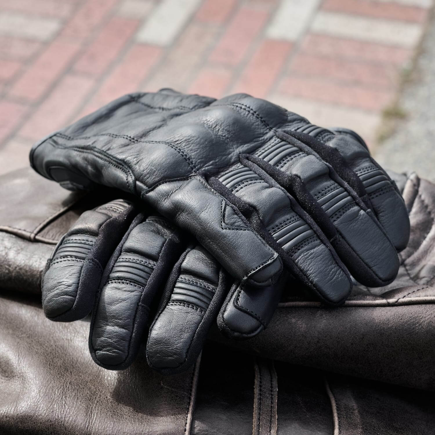 'Shorties' 2.0 Short Black Leather Waterproof Motorbike Gloves